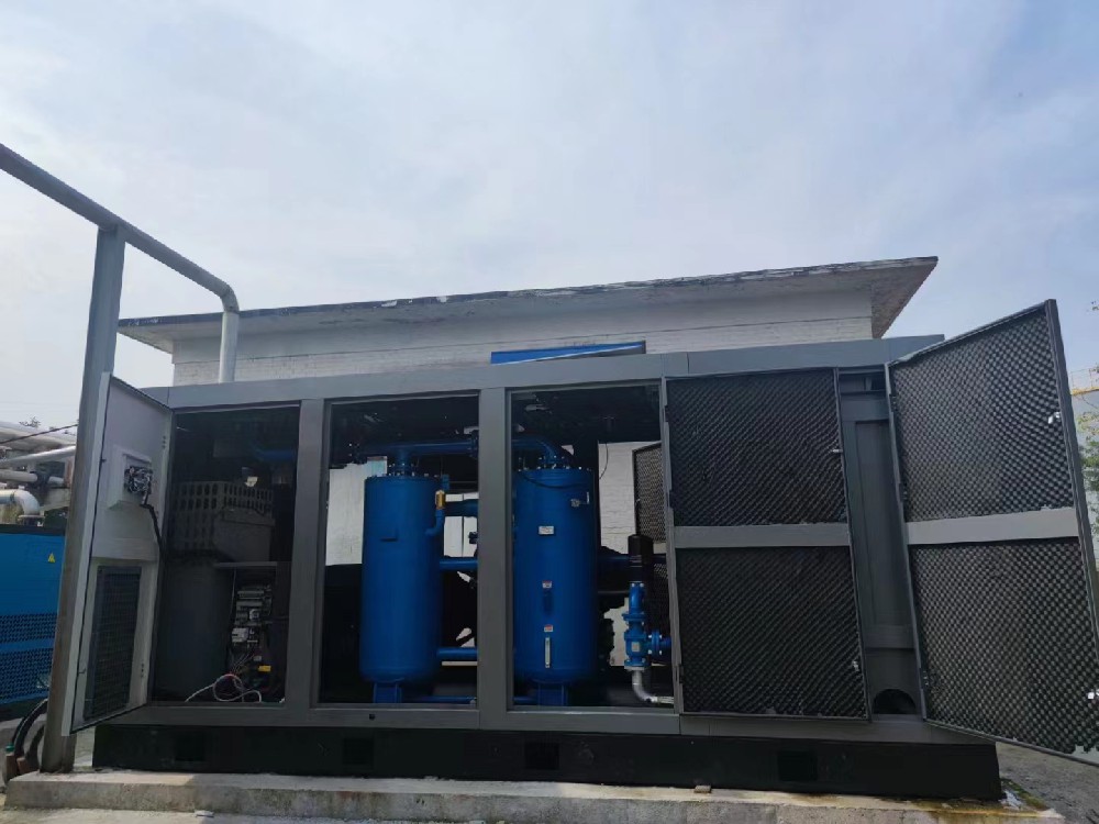 格瑞克315KW雙級壓縮永磁變頻螺桿空壓機安裝